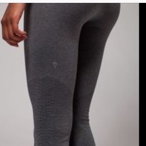 Ivivva breathe love leggings RARE!!